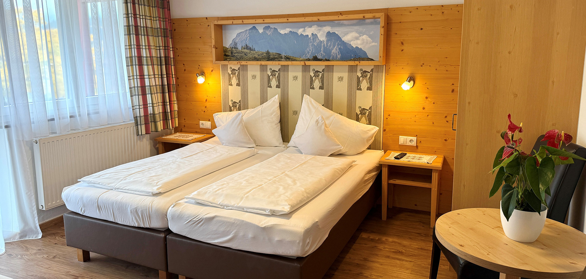 Dreibettzimmer im Hostel in Söll